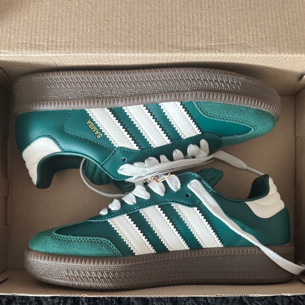 NWT Adidas Samba XLG J’Collegiate Green Core White. Sz.4.5Y/5.5W. OG box